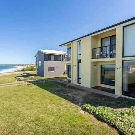South Seas 5- Absolute Beachfront Wifi Views Port Elliot Exterior photo