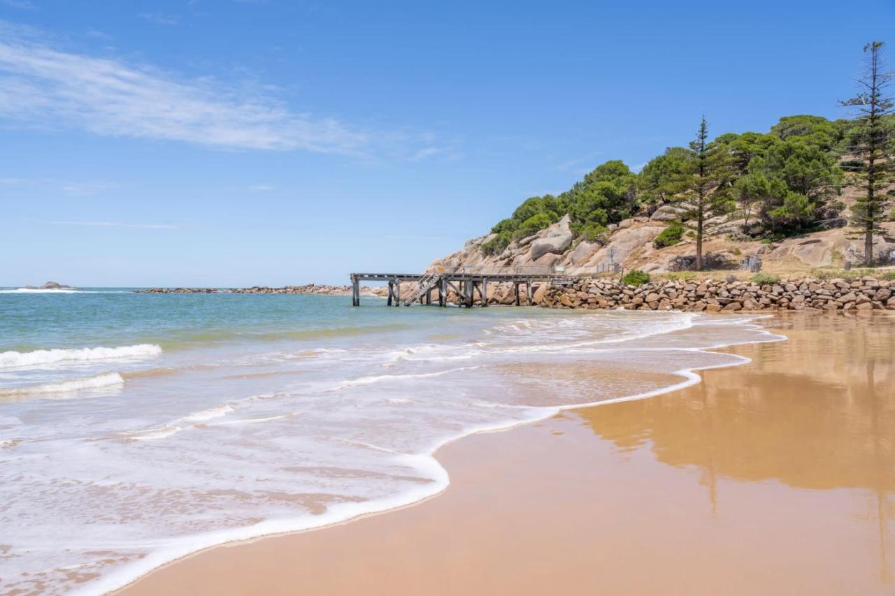 Villa South Seas 5- Absolute Beachfront Wifi Views Port Elliot